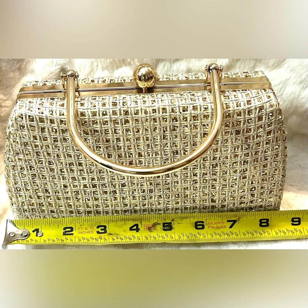 Elegant Handbag Clutch Purse with shiny Gold handle chain clasp - Picture 11 of 16